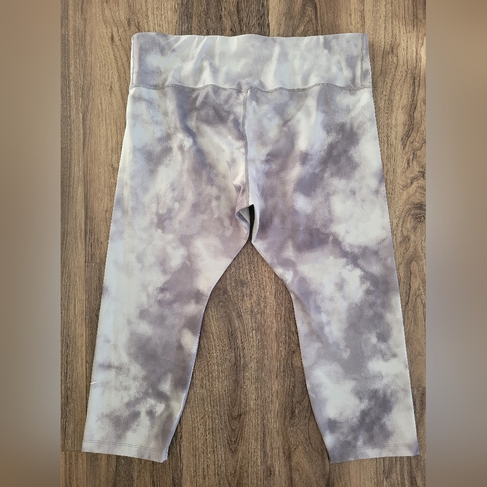 Nike Cloudy Gray Leggings